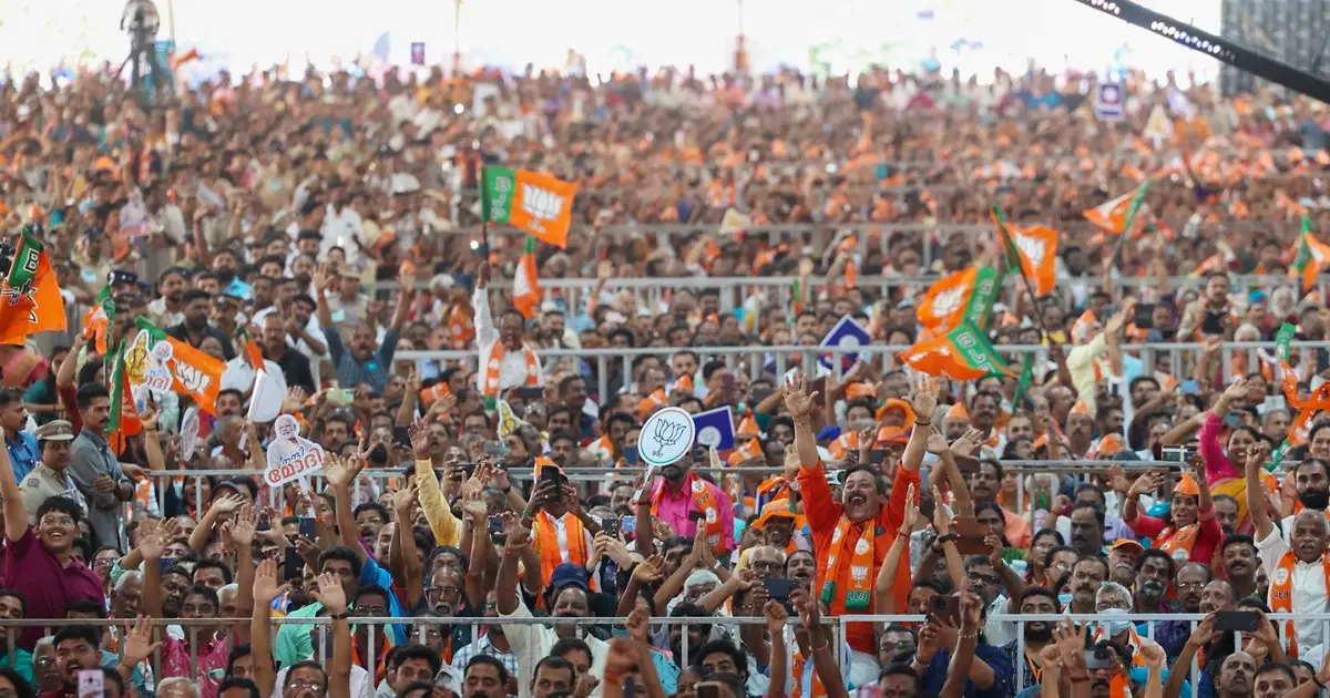 Congress more communist than Maoists , more communal than Muslim League : Narendra Modi