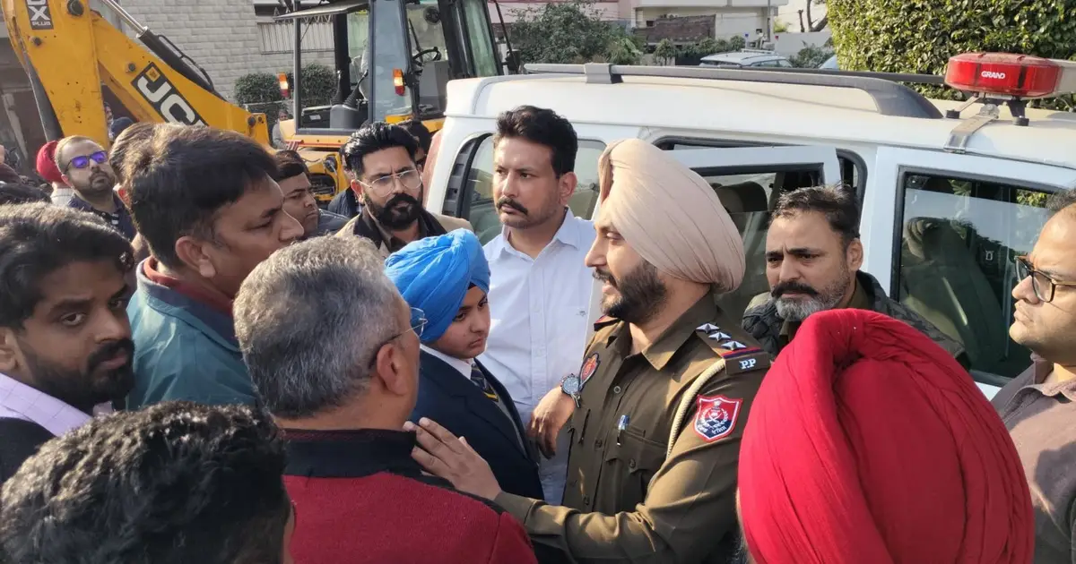 Anti - encroachment drive in Mohali faces resistance ; protests halt action for two hours