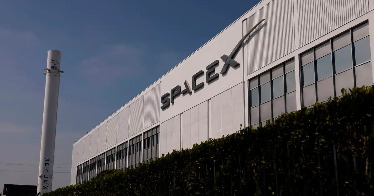 Retail investors are buying the dip on SpaceX’s stock before more shares flood the market