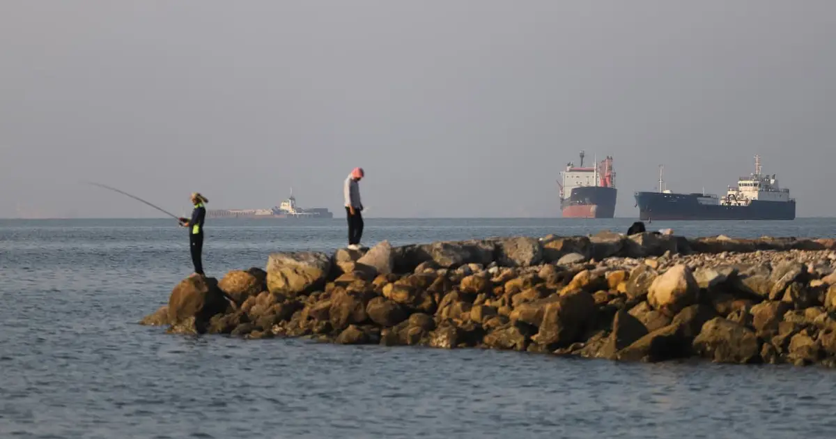 Oil prices extend declines on possible U.S.-Iran peace deal to reopen Strait of Hormuz