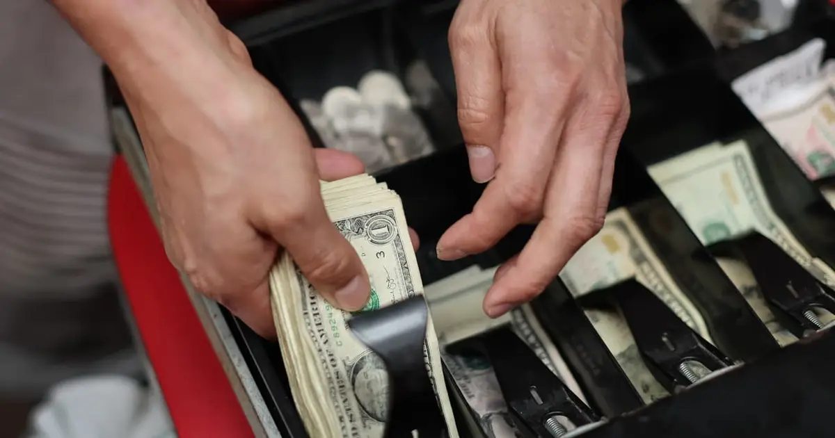 Iran conflict hasn’t slowed the economy, but rising inflation coaxes businesses to freeze hiring