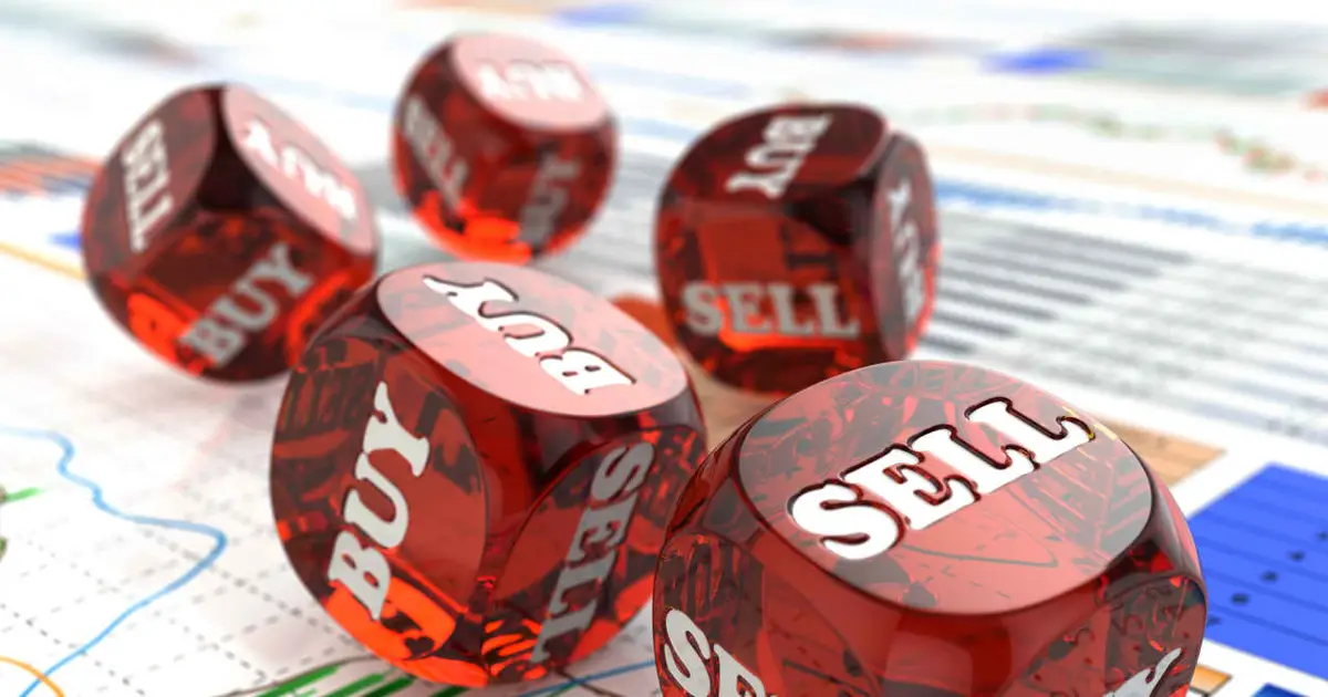 The S&P 500 climbs for a 9th straight day — but the ‘breadth paradox’ is sending a rare warning