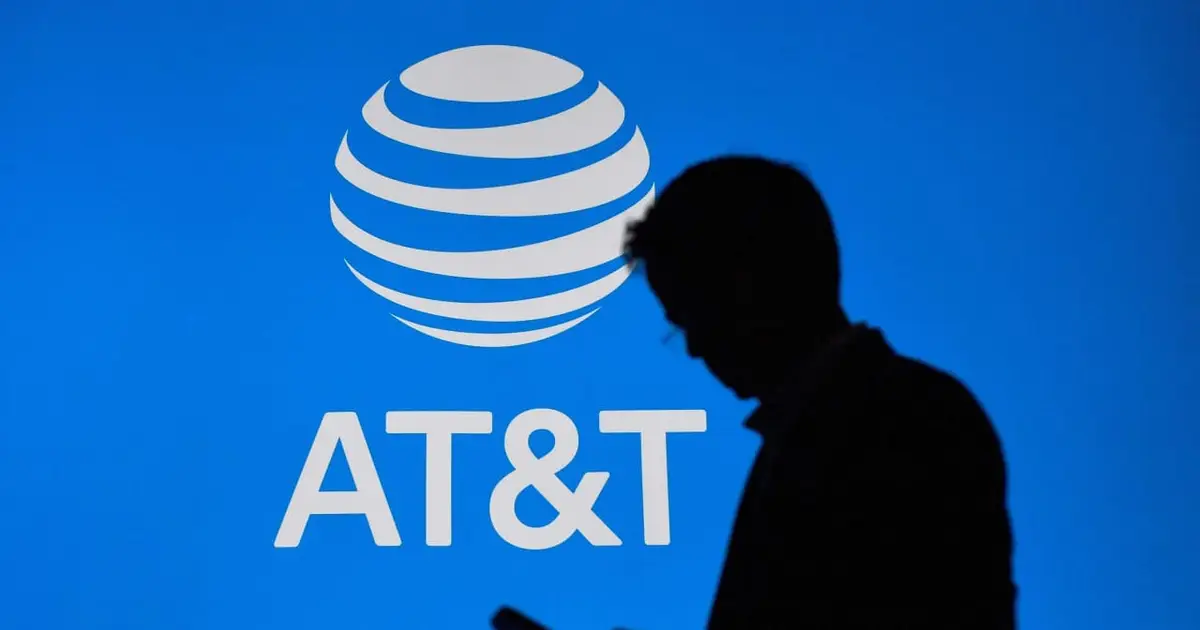 AT&T’s stock sees its worst day in 8 months as the SpaceX threat comes into focus