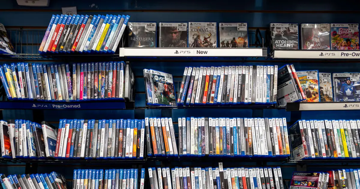 Gamer trades in $1,000 of physical discs at GameStop, days after Sony announces end of disc era