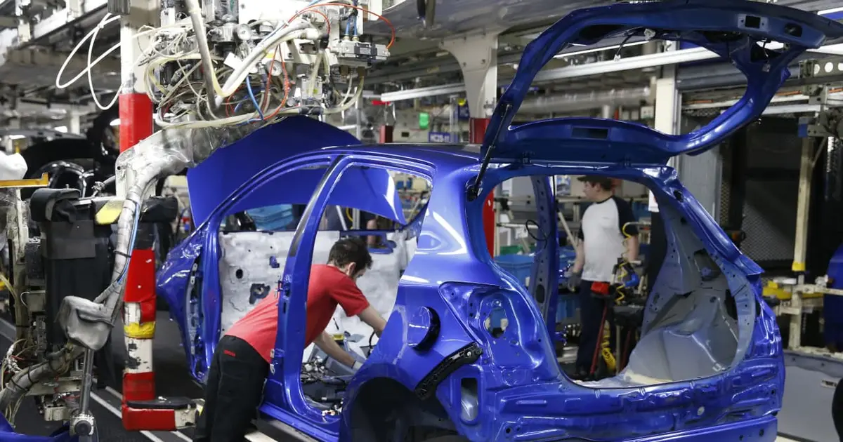 U.S. manufacturers keep on trucking despite a road littered with obstacles