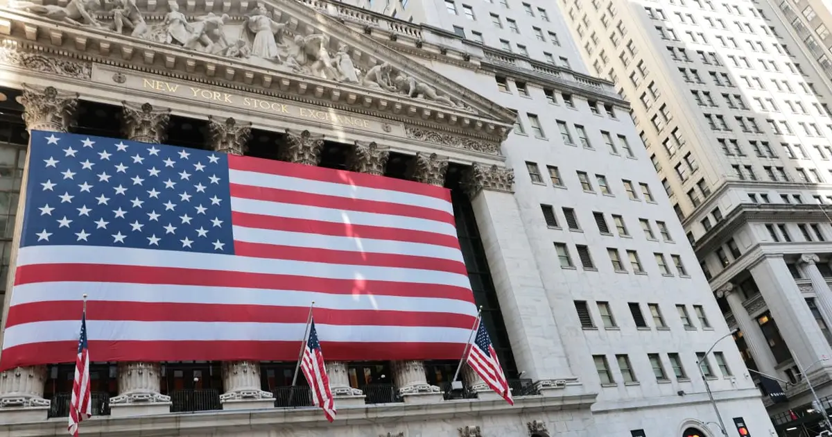 U.S. stock futures dip, oil prices surge as new attacks threaten the cease-fire with Iran