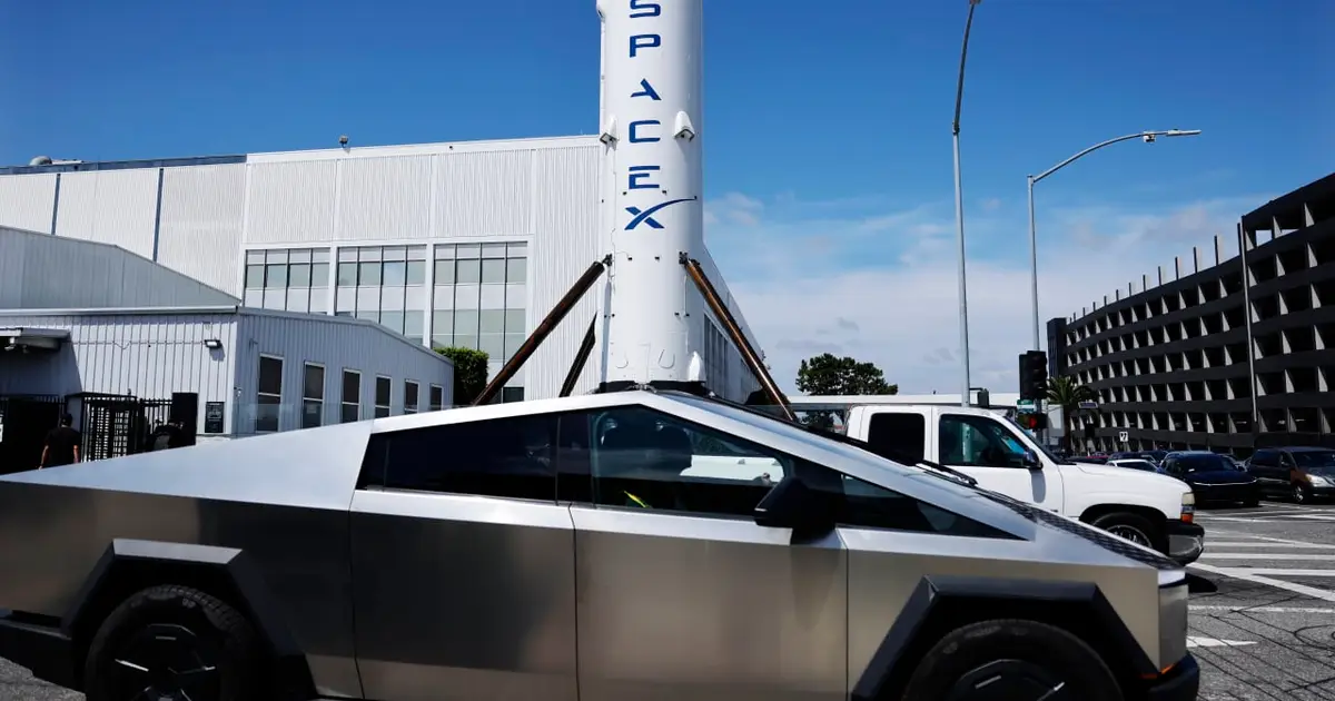 Why investors should be skeptical of a potential Tesla-SpaceX merger