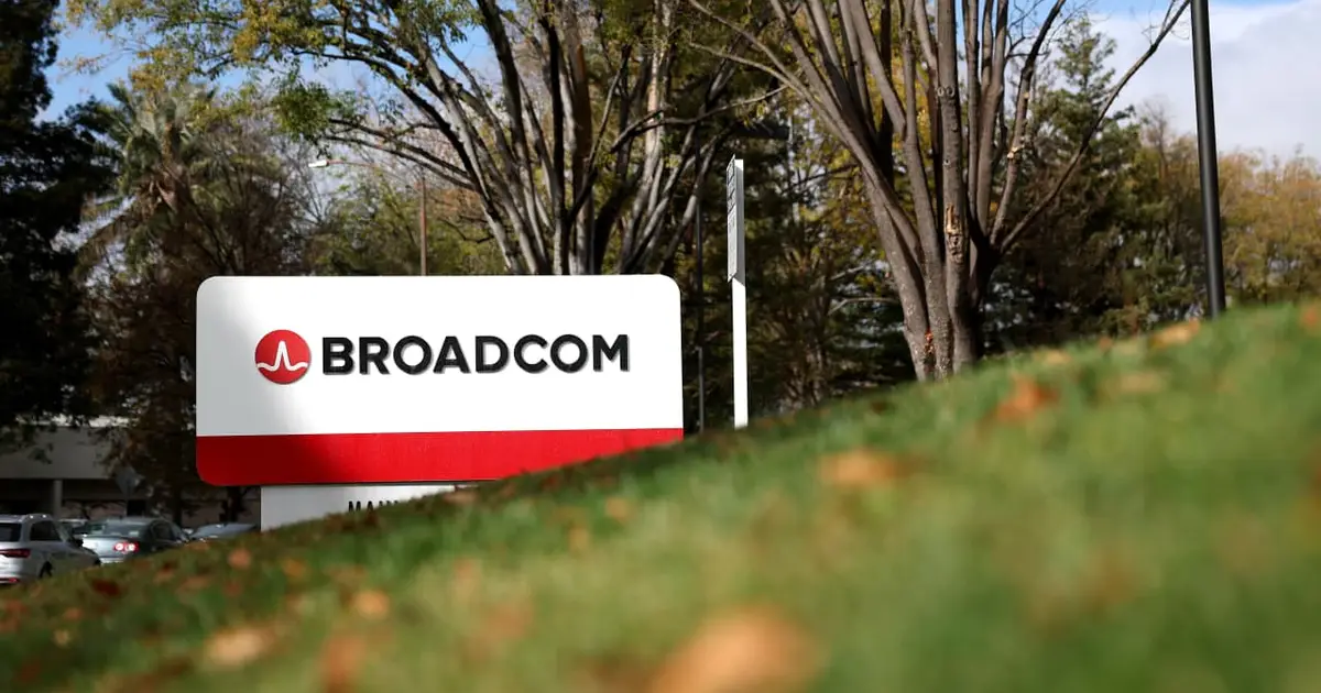 As Broadcom’s stock falls, Wall Street focuses on the company’s forecast