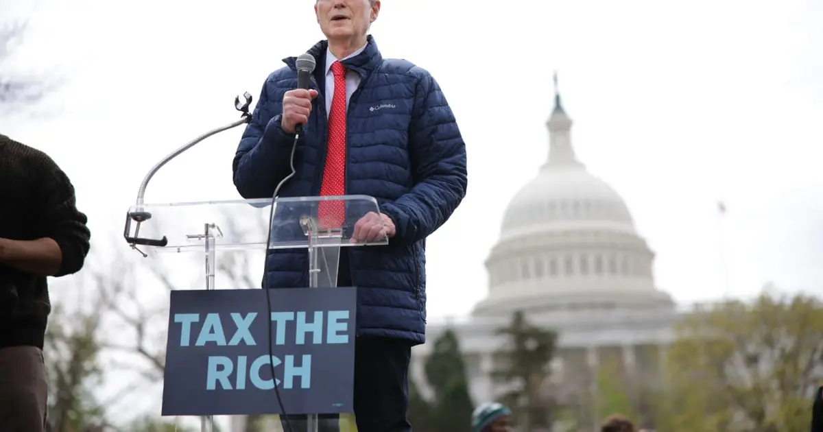 The super rich use 401(k)s and IRAs to sidestep taxes on millions of dollars. This proposed law would cut them off.