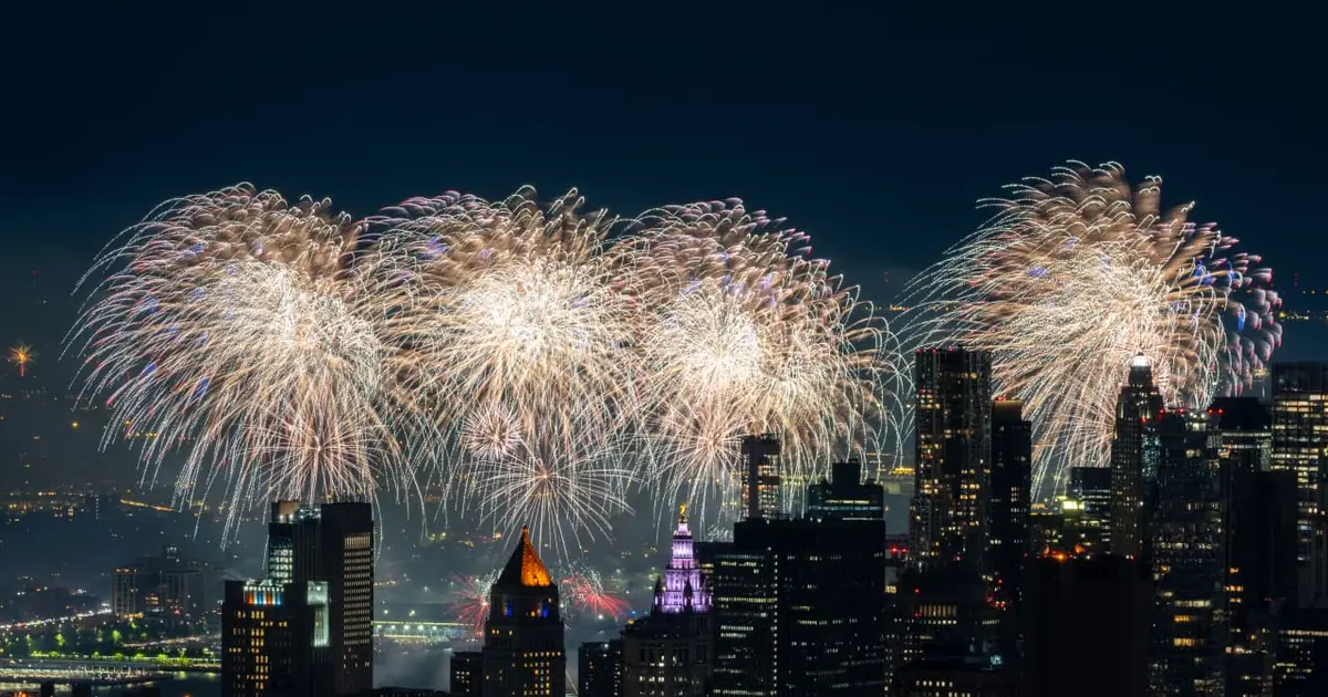 U.S. stock futures rise as Wall Street looks to extend its rally coming off the holiday weekend