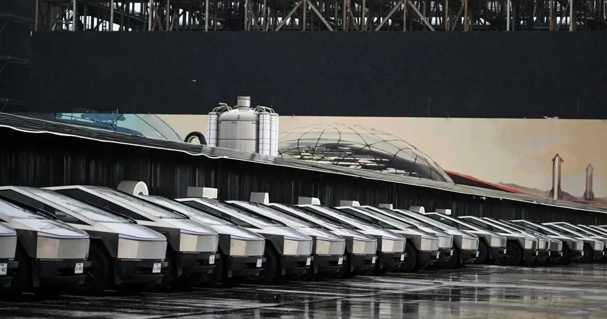 Musk says he’s exploring a SpaceX-Tesla megamerger. What would a combined company be worth?