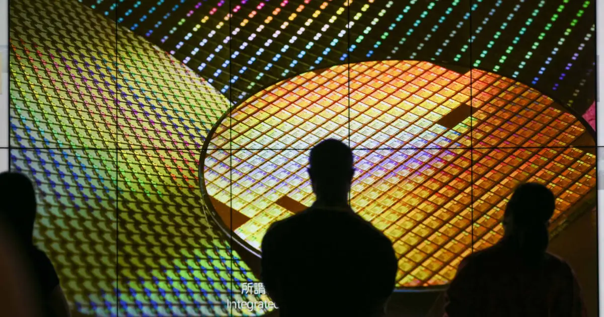 Chip stocks are setting records, but this hidden chart pattern says momentum favors the bears