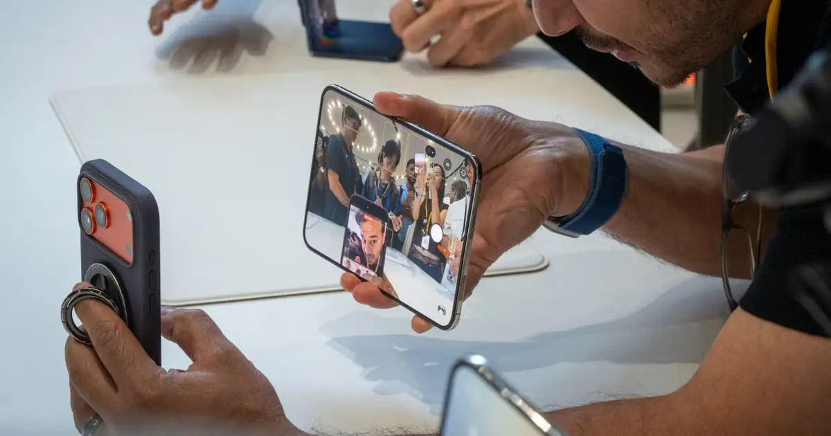 Want Apple’s $1,999 foldable iPhone Duo? Here’s what T-Mobile, AT&T and Verizon are doing to lower the cost.