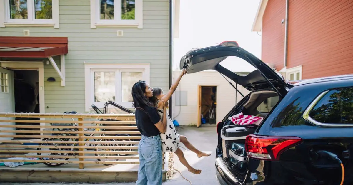 Electric vehicle owners could earn thousands by supporting power grid