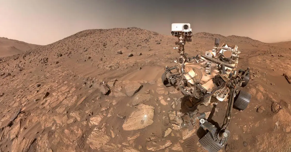 Possible signs of ancient life on Mars are rich in complex carbon