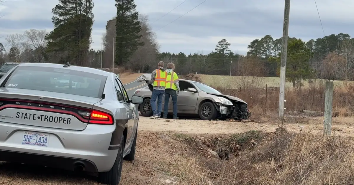 Troopers : Passenger dead , driver ran from crash in Harnett County
