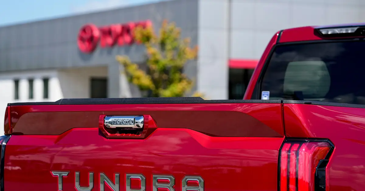 Toyota recalls 162 , 000 trucks over faulty screens