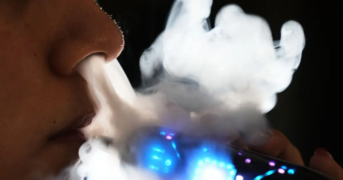 After Mexico bans vapes , cartels tighten their grip on a booming market