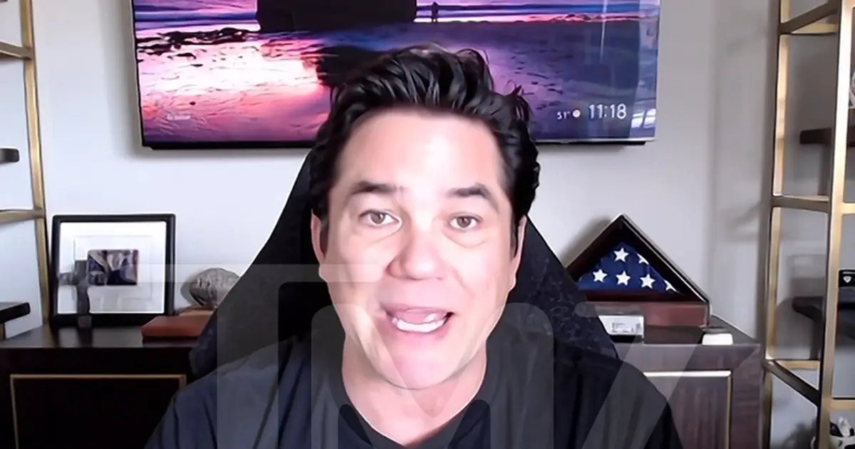 Dean Cain Blames Alex Pretti , Says He Resisted While Armed Before Minnesota Shooting