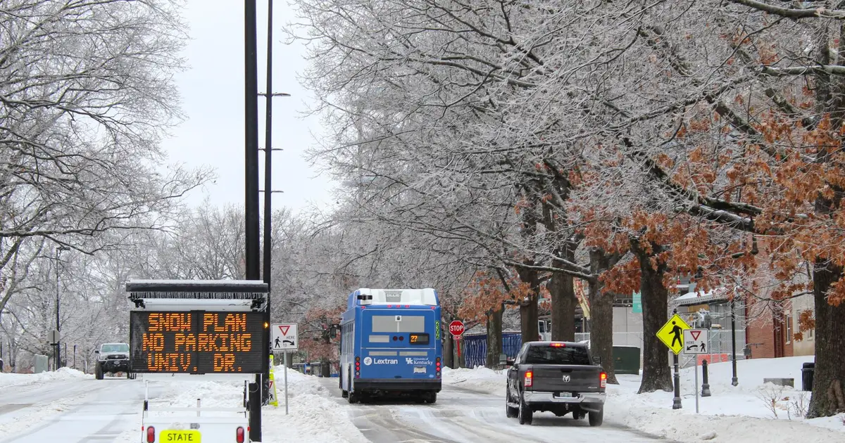 UK closes in - person classes Jan . 27