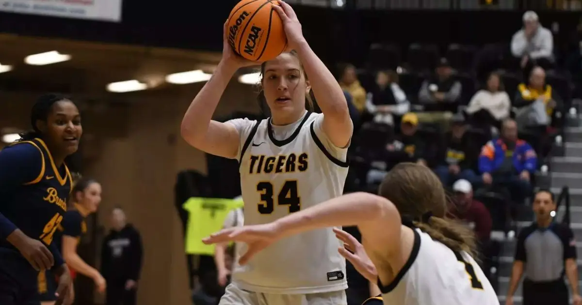馃弨 No . 5 Tiger women top Bronchos , extend win streak to 11