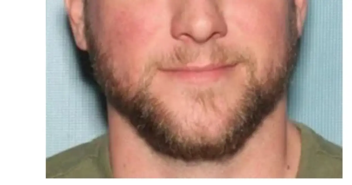 FBI : Man with ties to Kansas wanted for $220 million fraud scheme