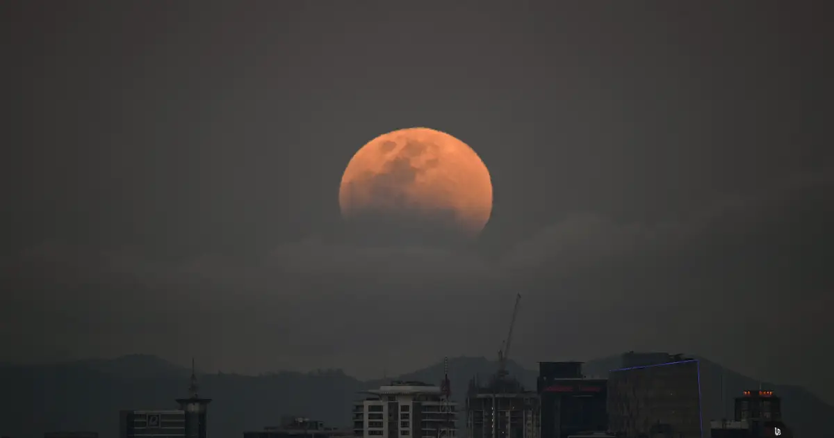 How to See the Partial Lunar Eclipse and Blood Moon on August 27