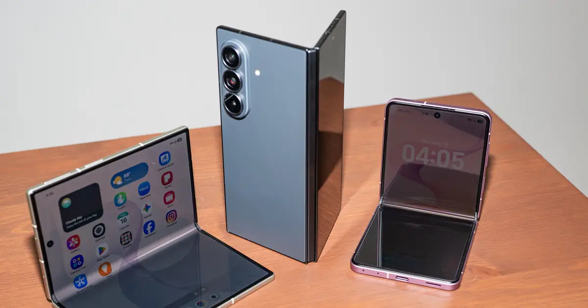 Here’s Samsung’s Advice for Apple and Its Upcoming Folding iPhone