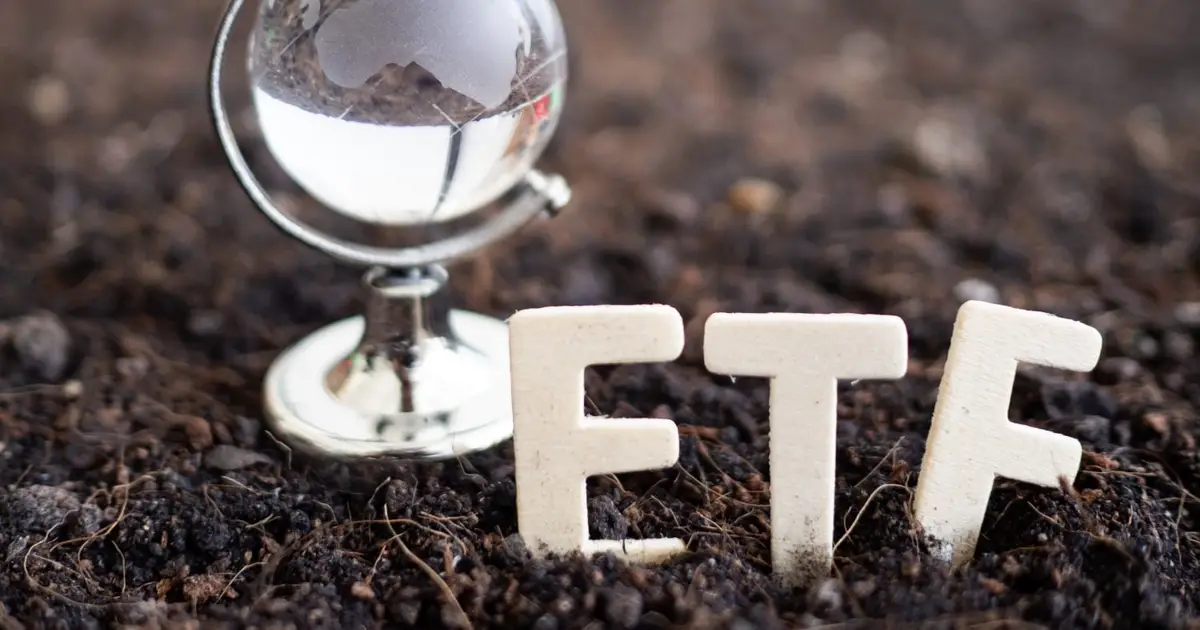 Forget SCHD: This Monthly Dividend Grower Out-Returned It by 38% Over the Last Decade