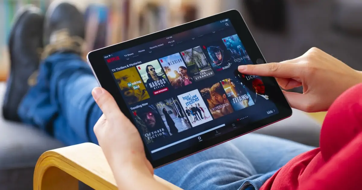 Netflix Climbs 4% on Ackman’s Return, Still Down 16% in 2026