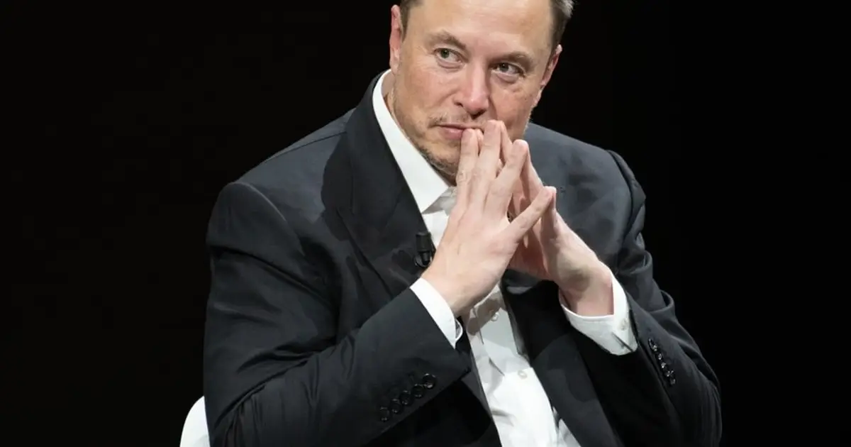 Peter Schiff Says Elon Musk Lost 'More Than' Warren Buffett Worth Of Fortune In One Day, But 'Don't Feel Sorry For Him': Here's Why