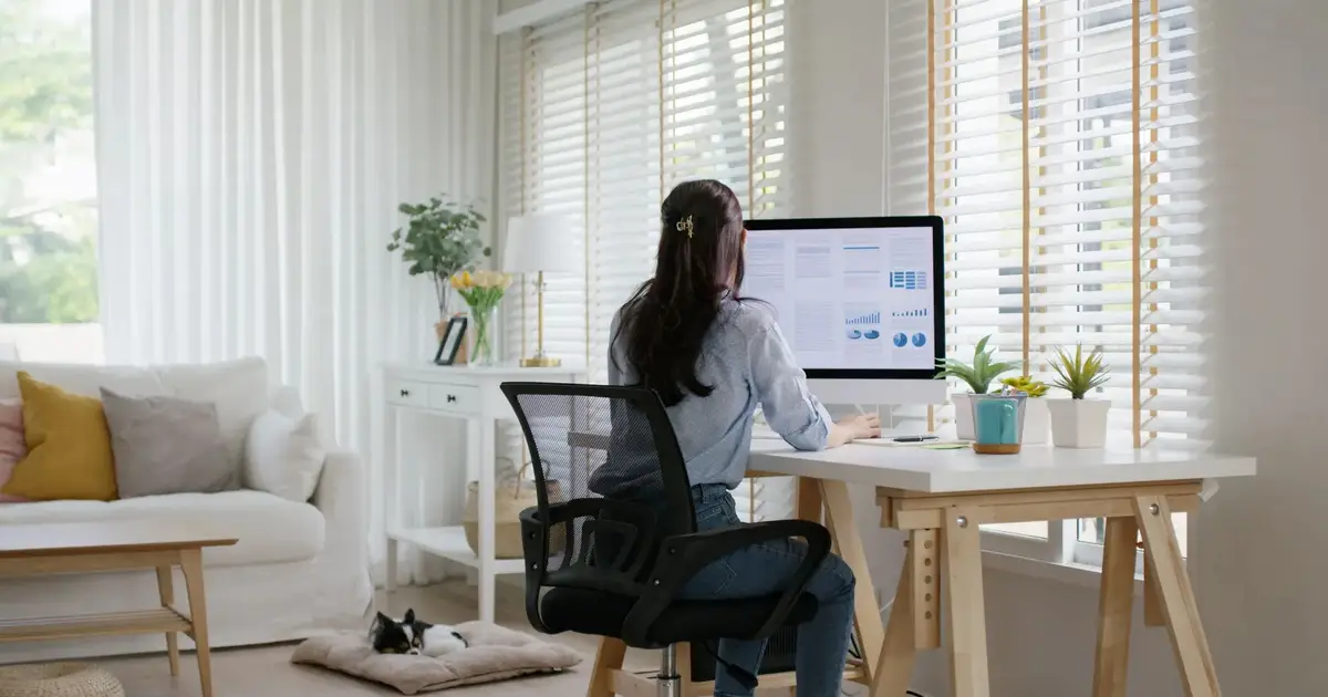 Home, office or hybrid: Where do CFOs work best? Peer Audit