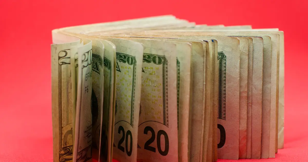 Is Telephone and Data Systems (TDS) One of the Best June Dividend Stocks to Buy?