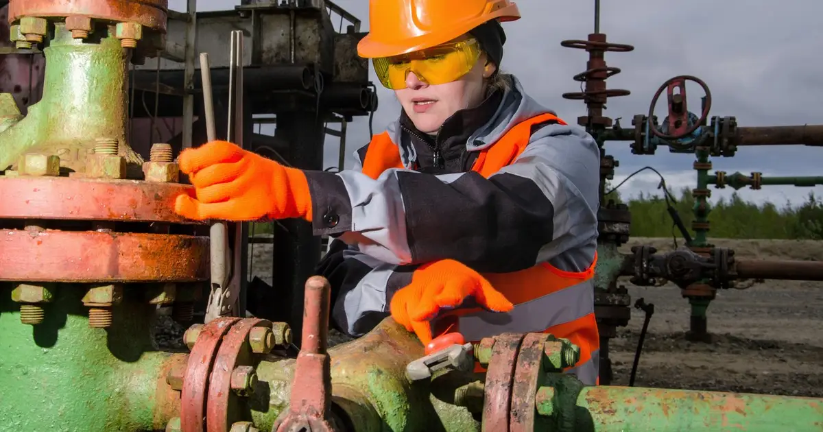 3 High-Yield Energy Stocks to Buy With $1,000 Right Now and Hold Through 2030