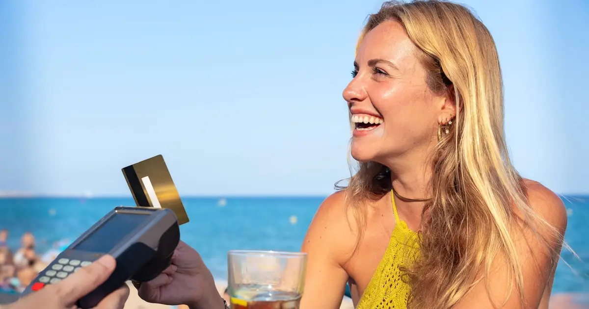 American Express Caters to Affluent Spenders. Can That Cushion It If the Consumer Cracks?