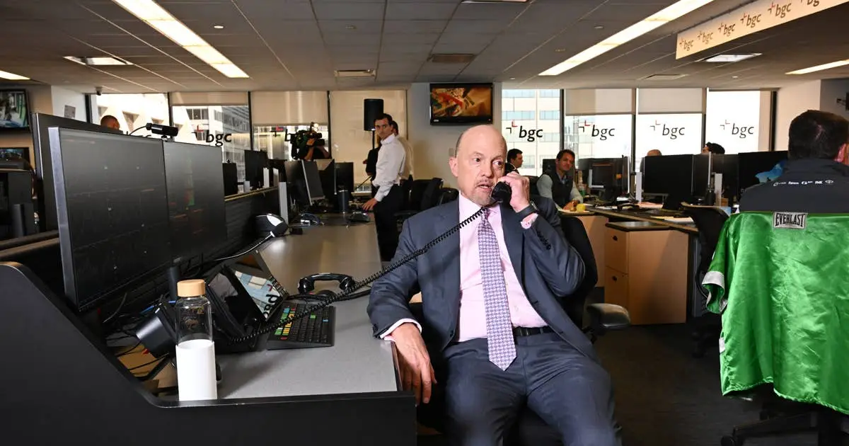Jim Cramer sends a stern message to SpaceX buyers