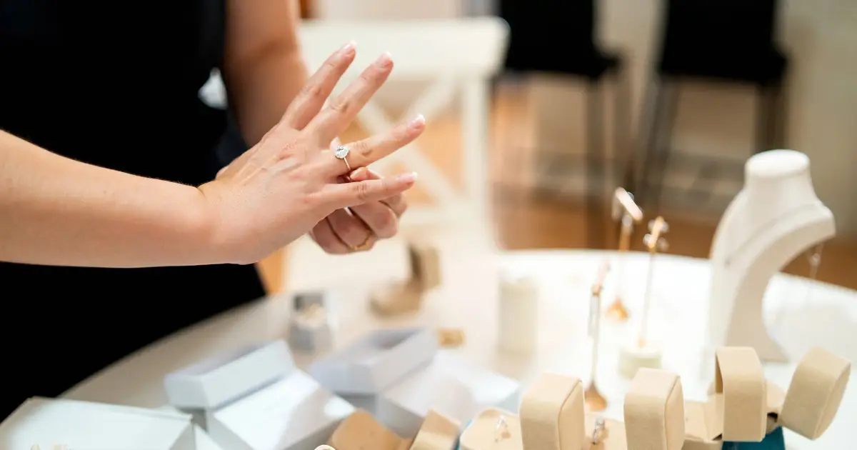 Jewelry chain closes 53 stores after shutting down 2 brands