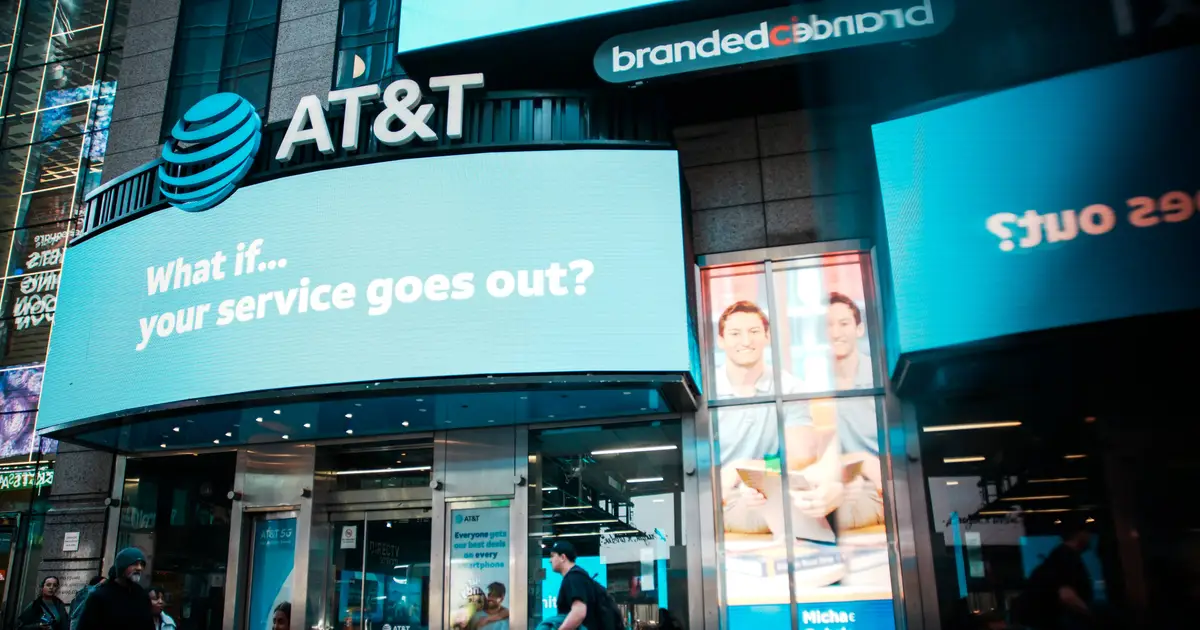 AT&T leaves rivals flat-footed as bankrupt carrier folds