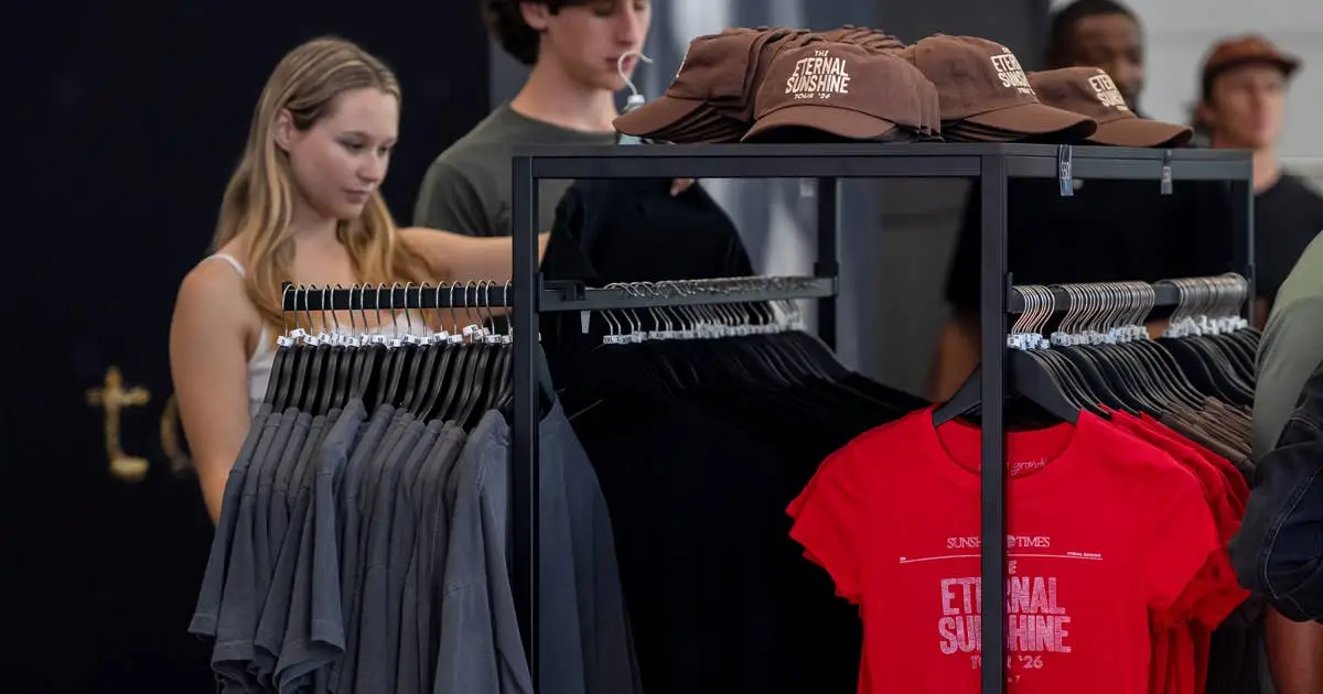 Luxury retail chain wins court approval, exits bankruptcy