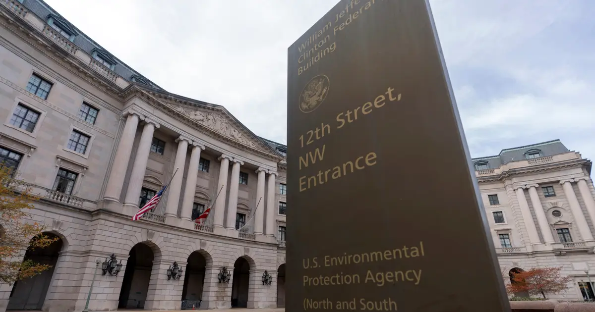 Trump EPA will stop regulating greenhouse gases , setting up a legal fight