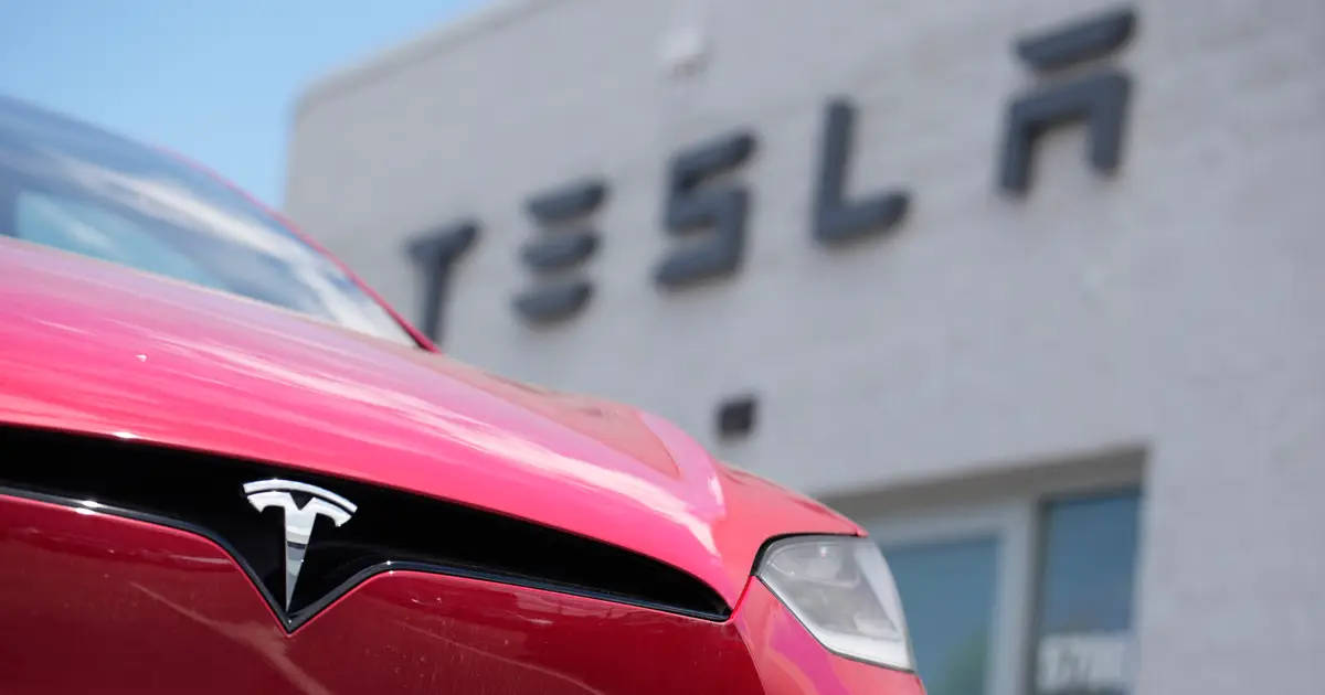 Tesla profits slumped 46 % last year , as it lost its crown as the top EV seller