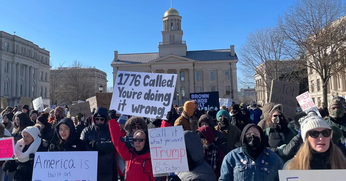 Iowa City protesters  disgusted , horrified  by federal immigration efforts in Minnesota