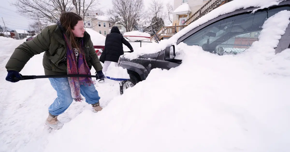 Bitter cold grips the eastern U . S . as storm deaths rise and power outages linger