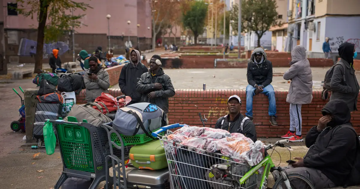 Spain will grant legal status to immigrants lacking authorization