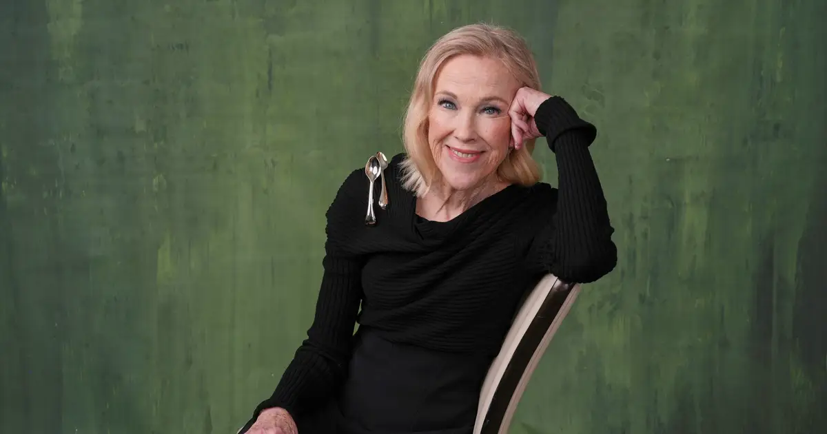 Catherine OHara , who starred in  Home Alone  and  Schitt Creek , dies at 71