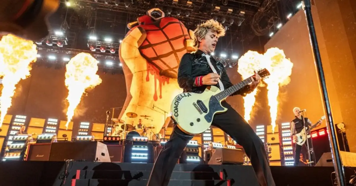 Green Day frontman calls out ICE ahead of Super Bowl :  Quit that s – tty job you have