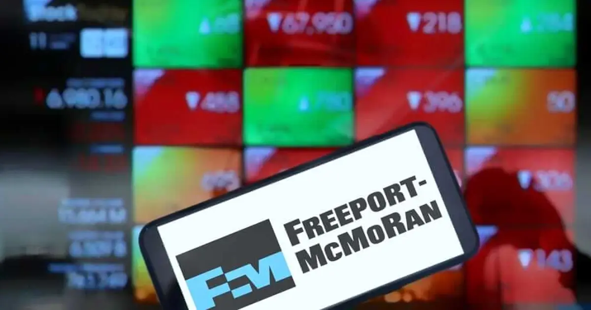 Are Wall Street Analysts Predicting Freeport - McMoRan Stock Will Climb or Sink ?