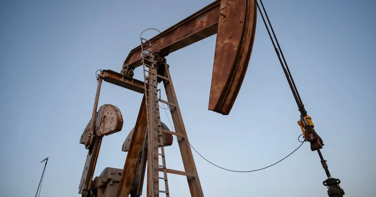 Oil rises 3 % after Iran strikes Middle East energy facilities