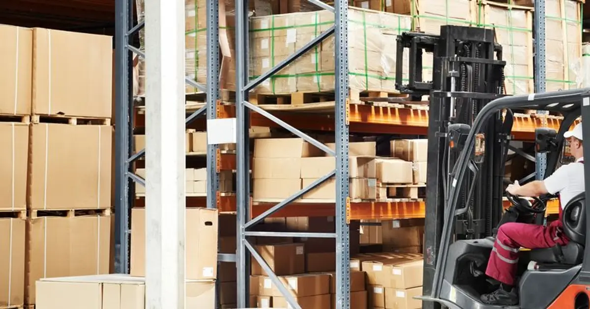 Why The Narrative Around Howden Joinery Group ( LSE : HWDN ) Is Shifting After Analyst Valuation Updates