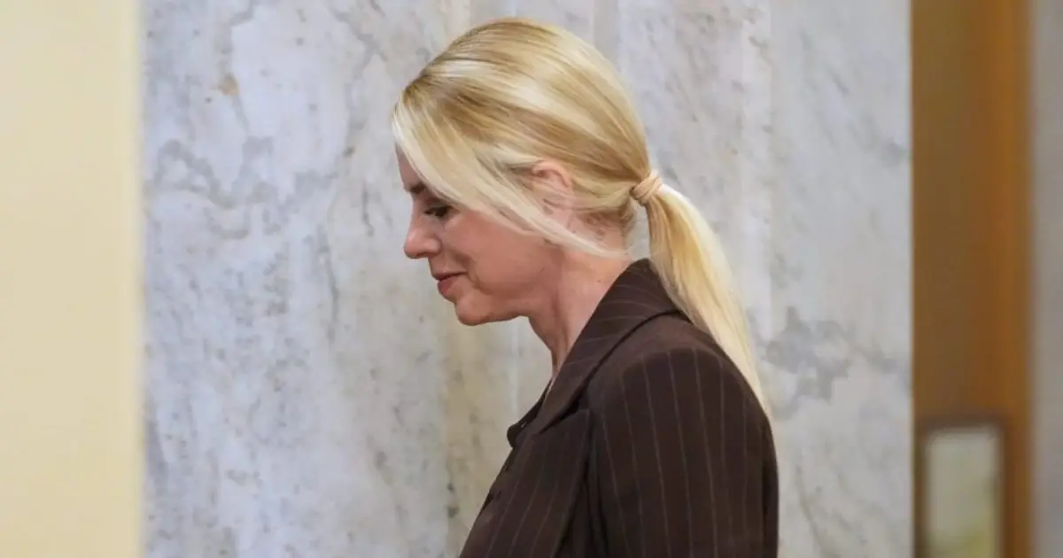 Bondi outlines terms for Walz to  restore the rule of law  in Minnesota after fatal shooting : Reports